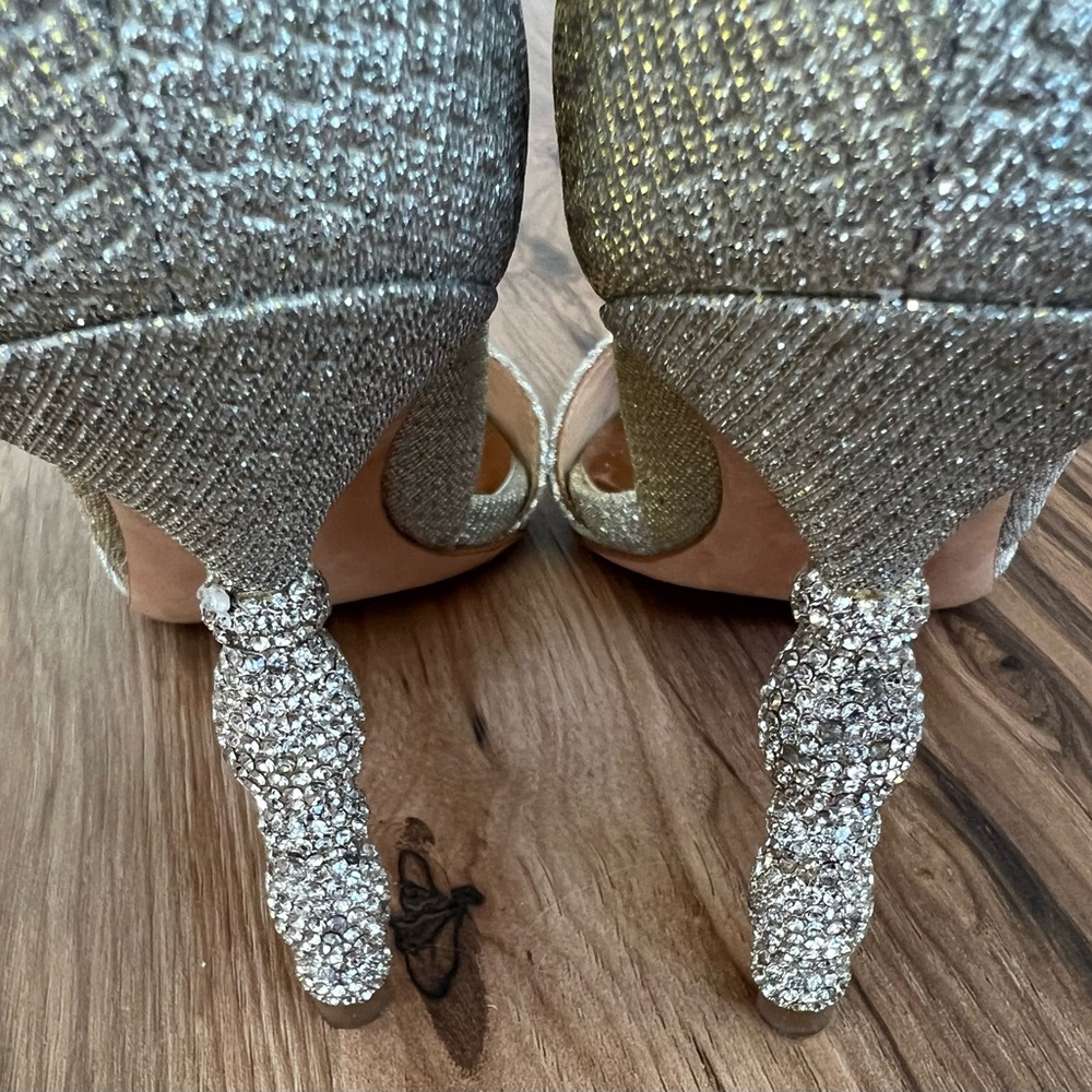 Badgley Mischka Rhinestone Heels Gold/Champagne 7.5, EUC - Picture 4 of 11